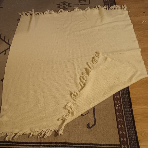 Faribo cream knitted throw. Wool & acrylic blend. Machine washable. - Picture 1 of 3